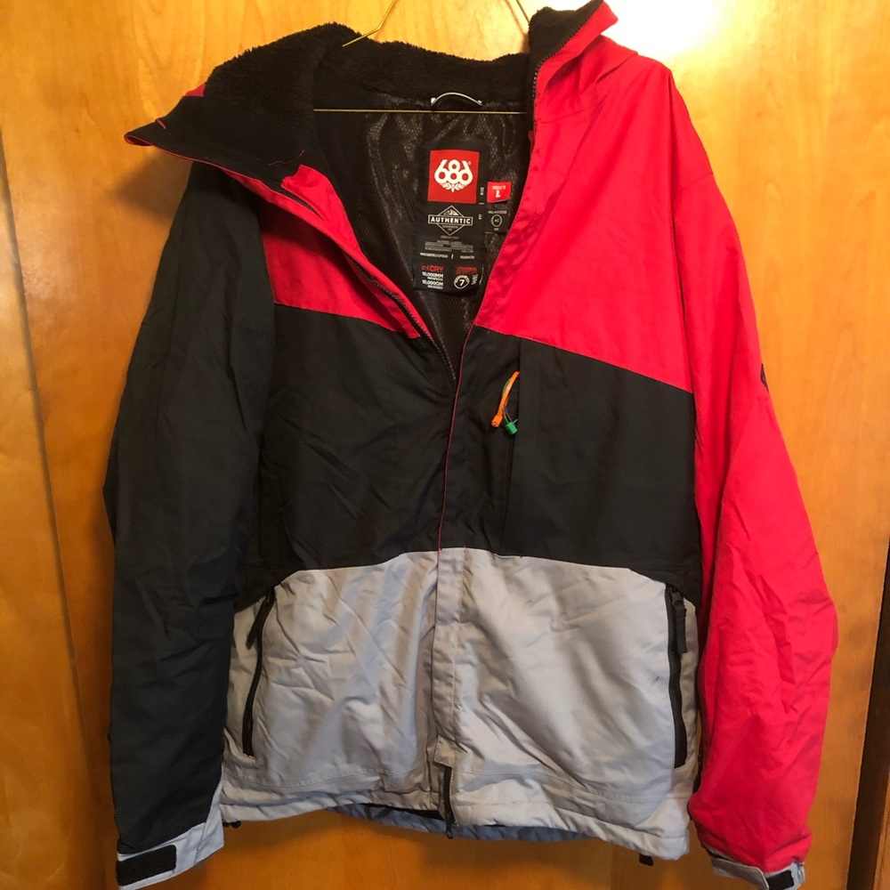 686 Men’s Large Ski / Snowboard Jacket